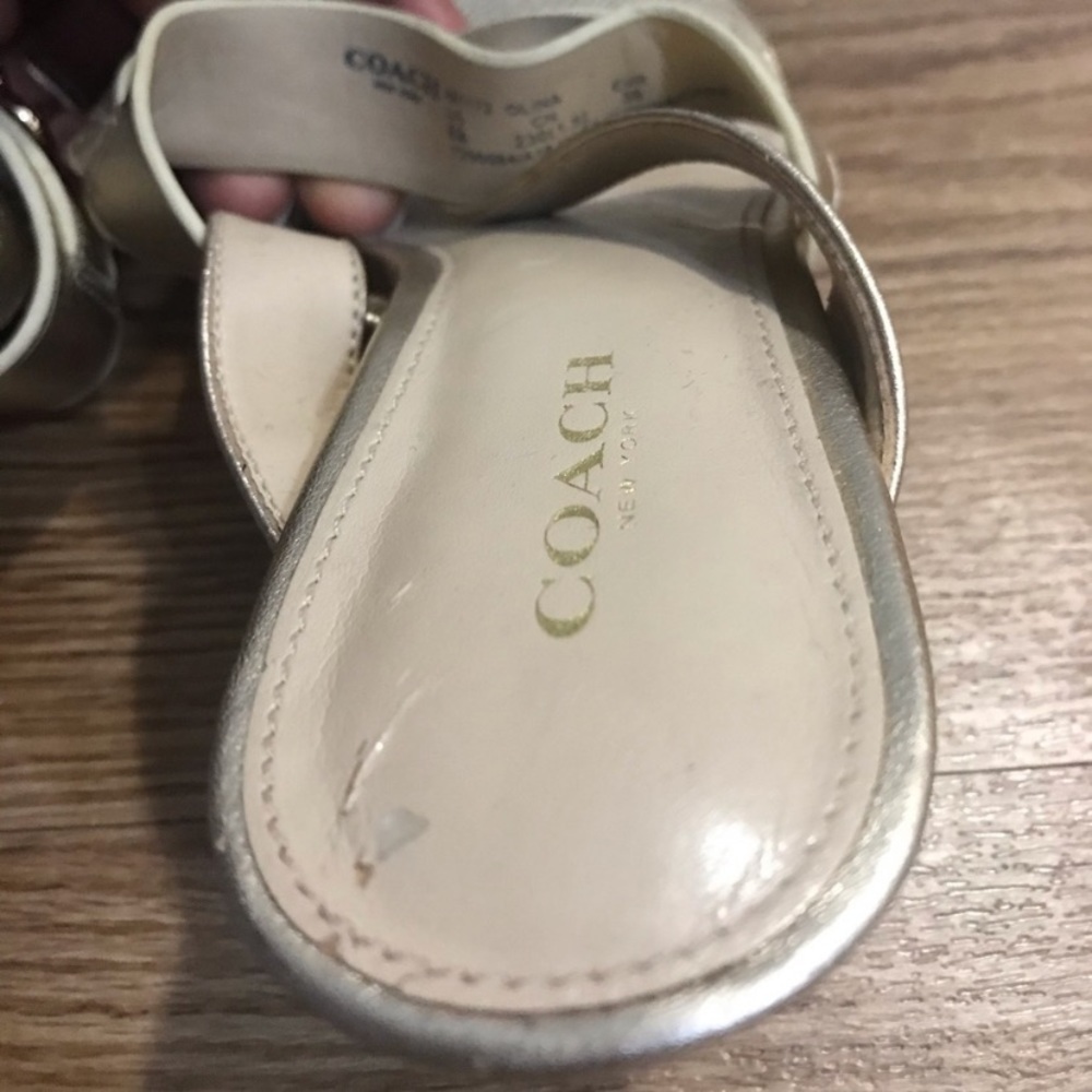 Coach leather gold sandals - Picture 4 of 8